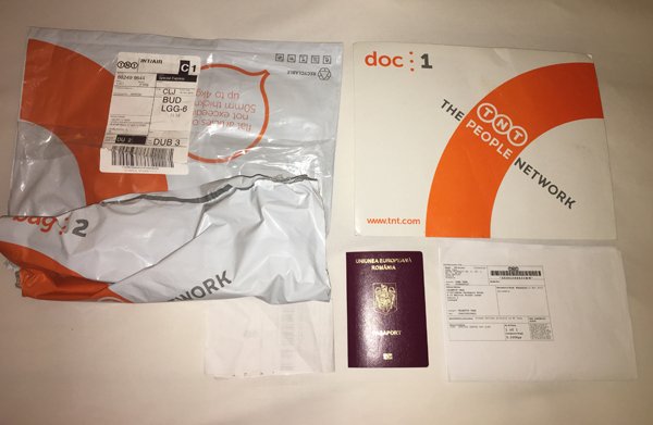 Curierul TNT a livrat plicul cu pasaportul meu si viza de India aplicata